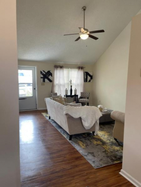 Pet- Friendly, & Close to Uptown